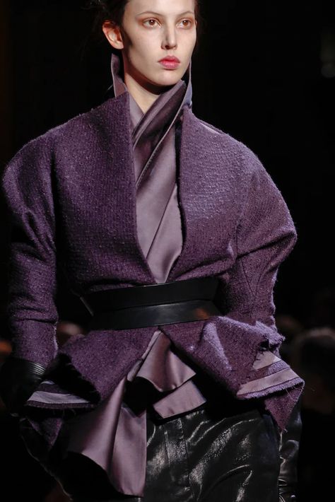 Purple Coat, Disney Fairies, Haider Ackermann, Live Fashion, Purple Fashion, Mode Inspiration, Shades Of Purple, Fashion Details, Dark Purple