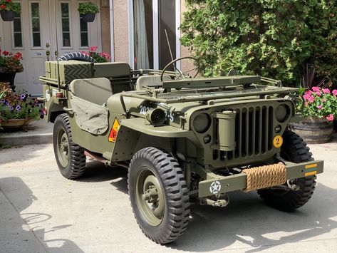 Willy Jeep, Army Jeep, Wwii Vehicles, Mini Jeep, Military Jeep, Classic Jeeps, Jeep Camping, Vintage Jeep, Willys Mb