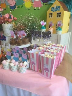 Pig Birthday Party Decorations, Pig Decorations, Pig Birthday Decorations, Peppa Pig Birthday Party Ideas, Peppa Pig Birthday Decorations, Bolo Da Peppa Pig, Pig Birthday Party Ideas, Peppa Pig Party Decorations, Peppa Pig Birthday Party Decorations