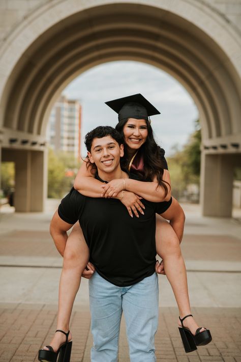 Cute Graduation Pictures With Boyfriend, Grad Photoshoot With Boyfriend, Boyfriend Girlfriend Graduation Pics, Grad Pictures With Boyfriend, Couples Cap And Gown Pictures, Senior Photos With Boyfriend, Grad Pics With Boyfriend, Couple Graduation Pictures High Schools, Senior Pictures With Boyfriend