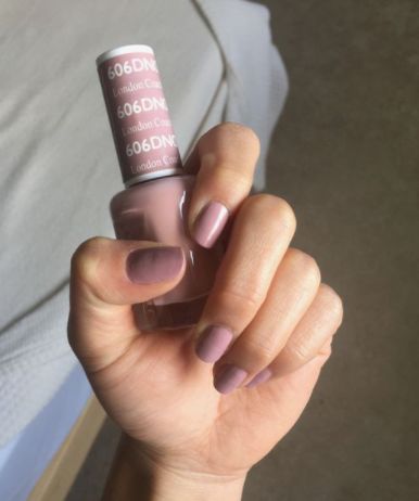 London Coach Nail Polish, Dnd London Coach, Dnd Polish Colors, Dnd Gel Polish Colors Neutral, Rose Nail Polish, Neutral Closet, Dnd Nail Polish, Neutral Nail, Dnd Gel Polish