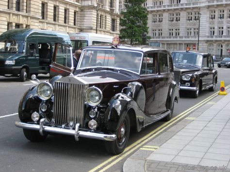 Royal Royce, Auto Rolls Royce, Royal Cars, Rolls Royce Car, Roll Royce, Rolls Royce Black, Vintage Rolls Royce, Bentley Rolls Royce, Classic Rolls Royce