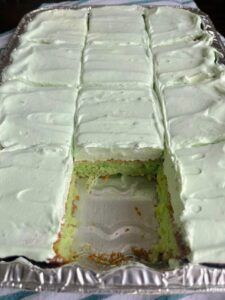 Pistachio Pineapple Cake, Cake With Frosting, Cake Mix Cakes, Pineapple Cake Recipe, Fried Recipes, Pistachio Recipes, Angel Food Cake Mix Recipes, Inflammatory Recipes, Pistachio Pudding