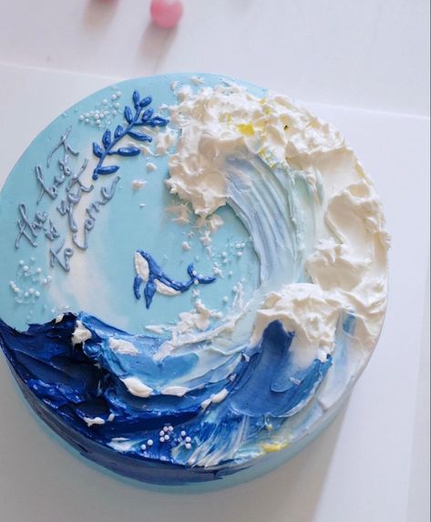 Japanese Cake Design, Korean Cake Design, Ocean Cake Ideas, Blue Themed Cake, Jellyfish Cake, Japanese Fish Cake, Seal Cake, Ocean Birthday Cakes, Whale Cake