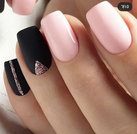 Black And Pink Gel Nails Short, Matte January Nails, Square Black Nail Designs, Dark Colour Nails Designs, Simple Manicure Designs, Matte Nail Art, Dark Nail, Glittery Nails, January Nails