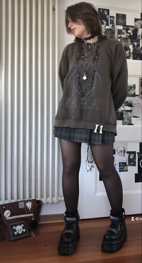 Grey Grunge Outfit, Alt Fashion Mid Size, Maximalism Aesthetic Outfit, Grunge Outfits Mid Size, Mid Size Grunge, Mid Size Alternative Fashion, Fairygrunge Outfits, Faerie Outfit, Fairy Grunge Sweater