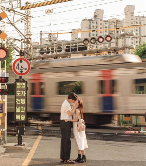 Pre Wedding Photoshoot Japan, Double Exposure Prewedding, Seoul Couple, Hong Kong Engagement Photos, Taiwan Wedding Photography, Engagement Photos Japan, Japanese Couple Photography, Tokyo Engagement Photos, Japan Engagement Photos