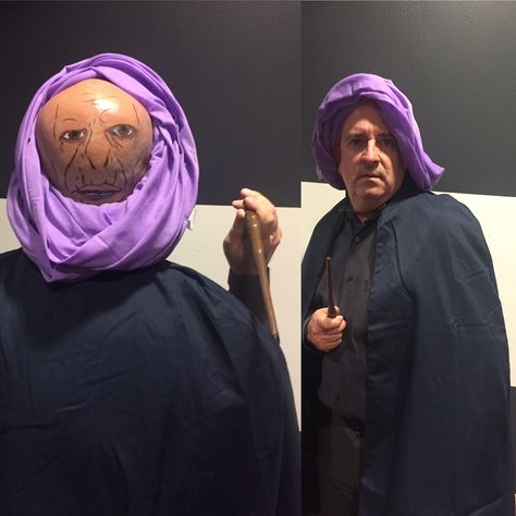 Voldemort Halloween Costume, Professor Quirrell Costume, Meme Diy Halloween Costumes, Voldemort Makeup Diy, Voldemort Costume Diy, Funny Harry Potter Costumes, Harry Potter Party Outfit, Harry Potter Diy Costumes, Alien Costume Diy