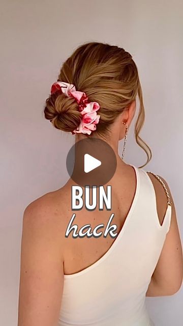 Claudia | Hairstyles on Instagram: "Important TIP for this hairstyle☀️👇🏼

Before tucking the hair inside, take enough time to create a sufficient hole. Because your hair has to fit in there.

The beautiful scrunchies don’t just look beautiful. They also give this hairstyle great hold.

Have fun trying 😀☀️
.
.
.
#bun #bunhair #tuckinhair #easyhairstyle #scrunchiehairstyles #scrunchiehair" How To Tie A Scrunchie Bun, Hairstyles Using Scrunchies, Scrunchie Hair Styles, Med Hair, Beautiful Scrunchies, Hairstyle Updo, 100k Views, Low Bun Hairstyles, Hair Bun Tutorial