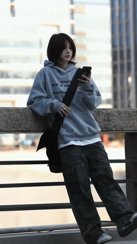 Fashion Tomboy Style, Edgy Tomboy Fashion, Cute Tomboy Style, Korean Tomboy Outfits, Tomboy Chic Style, Casual Tomboy Outfits, Asian Tomboy, Tomboy Outfit Ideas, Cute Tomboy