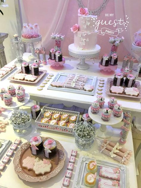 Francesca's Butterfly 1st birthday party | CatchMyParty.com Butterfly Theme Sweet Table, Butterfly 1st Birthday Party, Butterfly Snacks, Butterfly 1st Birthday, Butterfly Baby Shower Theme, Table Rose, Be My Guest, Butterfly Birthday Party, Candy Display