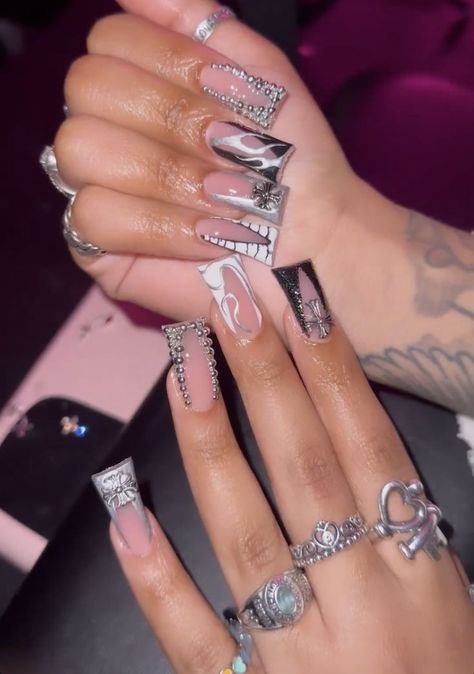 Pretty chrome heart nails inspo Black French Tip Duck Nails, Duck Nail Designs Y2k, Short Duck Nails Acrylic, Acrylic Nail Set, Long Acrylic Nail Designs, Hard Nails, Duck Nails, Blue Acrylic Nails, Colored Acrylic Nails