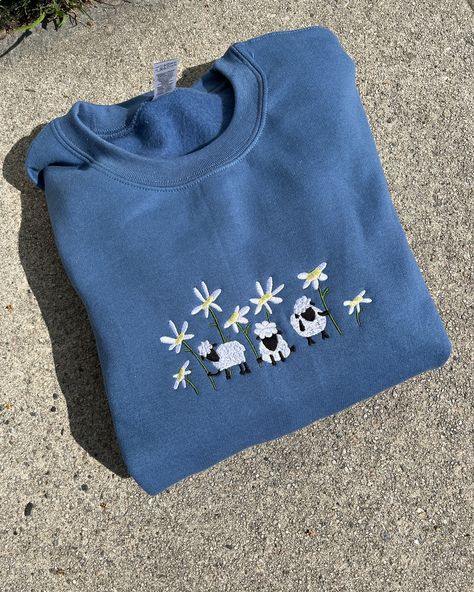 Sheep And Daisy Embroidered Sweatshirt | Whimsical Cute Animal And Flower Cottagecore Sweater Simple Shirt Embroidery, Aesthetic Embroidered Sweatshirt, Embroidery On Sweatshirts Diy, Embroidery Sweater Ideas, Embroidery On Sweatshirts, Embroidery Designs Sweatshirt, Embroidery Sweatshirt Ideas, Flower Cottagecore, Embroidery Animals