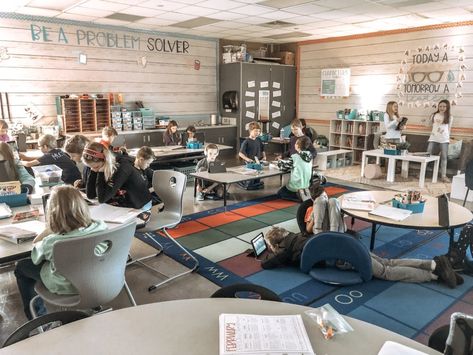 Classroom Themes Upper Elementary, Upper Elementary Classroom Themes, Flexible Seating Elementary, Upper Elementary Classroom Setup, Upper Elementary Classroom Decor, Learning Room, Flexible Seating Classroom, Collaborative Classroom, Classroom Goals