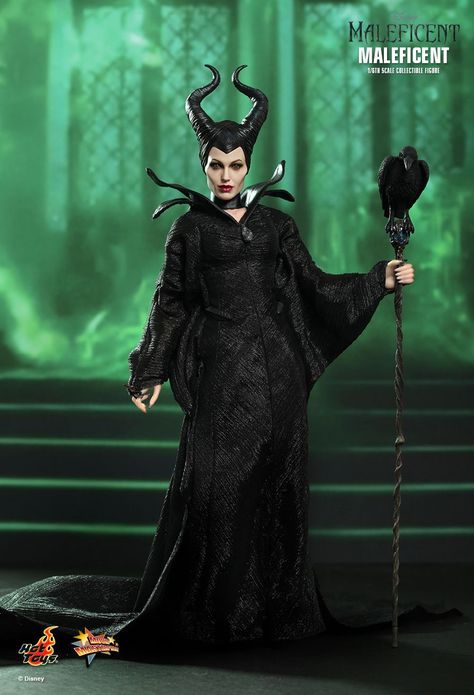 Maleficent Maleficent Outfit, Maleficent Cosplay, Maleficent Halloween, Maleficent Movie, Angelina Jolie Maleficent, Maleficent Costume, Famous Fairies, Disney Maleficent, Smosh