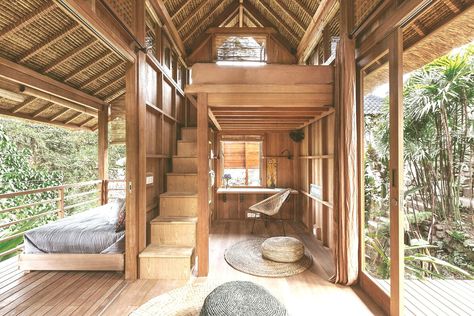 Architect Designed Natural Tall Tiny House - Tiny houses for Rent in Kecamatan Ubud, Bali, Indonesia Tiny Tall House, Small Tropical House Design, Tiny Beach Cottage, Design Casa Piccola, Balcony Lounge, Tall House, Bahay Kubo, Bamboo House Design, Modular Housing