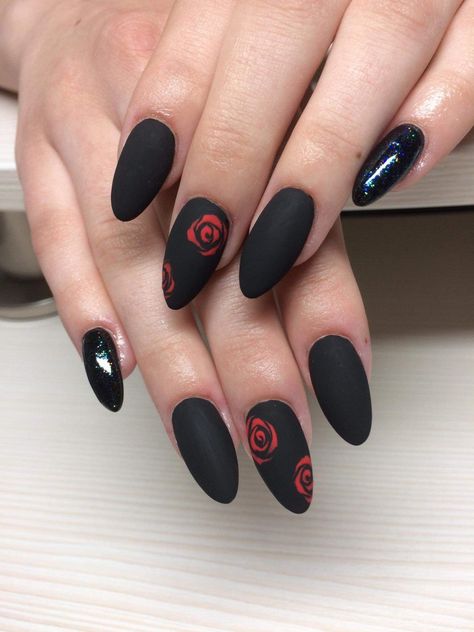 Black With Red Roses Nails, Black With Roses Nails, Black Nails With Red Flower Design, Black Roses Nails, Red And Black Nails Rose, Black And White Rose Nails, Black Nails Red Flowers, Black And Red Flower Nails, Red And Black Rose Nails