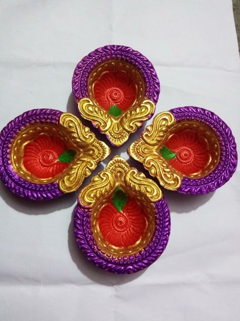 Diwali panti Diwali Panti Design, Diwali Diyas, Diwali Ideas, Diya Designs, Beach Hair Accessories, Diya Decoration Ideas, Diwali Diya Decoration, Diwali Candles, Diya Decoration