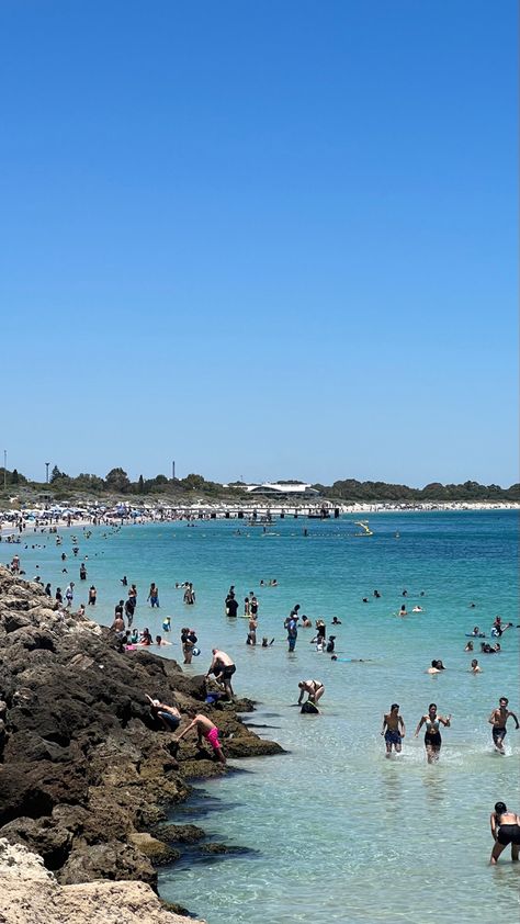 Coogee Beach Perth, Perth Australia Aesthetic, Fremantle Perth, Manifest 2023, Coogee Beach, Australian Summer, Beach Girl Aesthetic, Beautiful Beach Pictures, Bunny Care