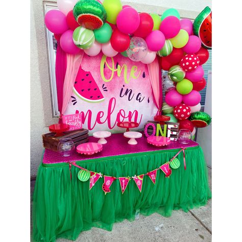 Watermelon Party Ideas, Watermelon Party Theme, Pineapple Decorations, Watermelon Birthday Party Theme, Watermelon Birthday Party, Melon Birthday, Watermelon Theme, Yalda Night, Watermelon Birthday Parties