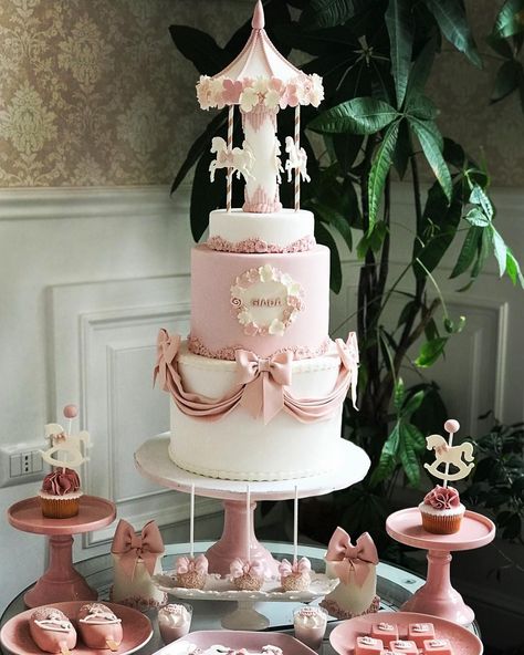 Pink Circus Cake, Carousel Baby Shower Theme Girl, Carousel Baby Shower Theme, Carrousel Cake, Cinderella Baby Shower, Carousel Birthday Party, Baby Shower Cake Ideas, Carousel Baby, Carousel Birthday Parties