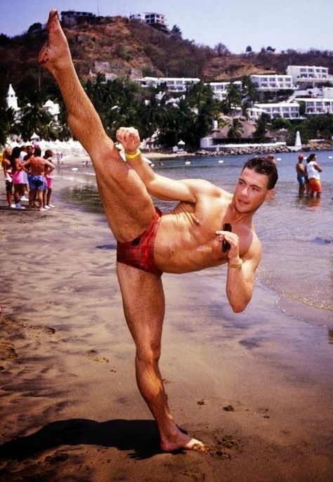 Hunksinspeedos: Jean Claude Van Damme 남성 근육, Claude Van Damme, Jean Claude Van Damme, Guys In Speedos, Van Damme, Men With Street Style, Body Reference Poses, Martial Artists, Martial Artist