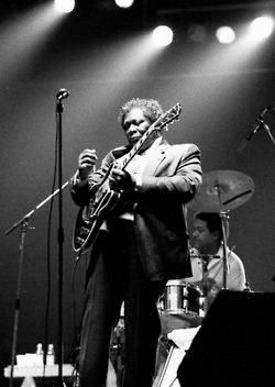 BB KING Mississippi Blues, Blues Guitar Lessons, Bb King, Kids News, Blues Musicians, Famous Musicians, Classic Guitar, Blues Guitar, Rhythm And Blues