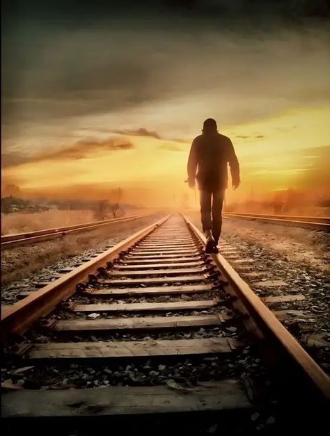 Railroad Photoshoot, Best Nature Images, Portrait Photography Men, Alone Photography, Railroad Photography, Train Pictures, Cool Wallpapers Cartoon, Face Photography, Graphic Wallpaper