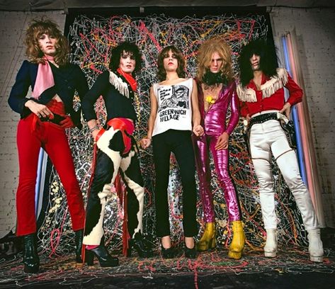 The New York Dolls 1973 Glam Rock Aesthetic, 70s Glam Rock, New York Dolls, Glam Rock Style, Johnny Thunders, 70s Punk, Rock And Roll Fashion, 70s Glam, Marc Bolan