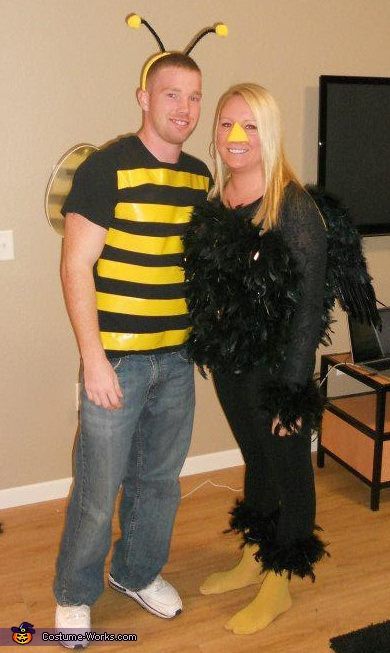 The Birds and The Bees - Homemade costumes for couples Birds And Bees Costume, Funny Homemade Costumes, Bee Costumes, Homemade Couples Costumes, Native American Halloween Costume, The Birds And The Bees, Girl Group Costumes, Costumes For Couples, Best Couples Costumes