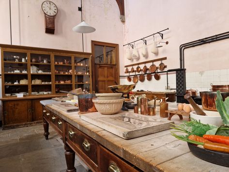 Lanhydrock House - the quintessential country house kitchen | Naked Kitchens 18th Century Kitchen, 1880s Kitchen, Unfitted Kitchen French, Unfitted Kitchen French Old Farmhouses, 1800s Kitchen, Victorian Country House, Georgian Kitchen, Historic Kitchen, Country House Kitchen