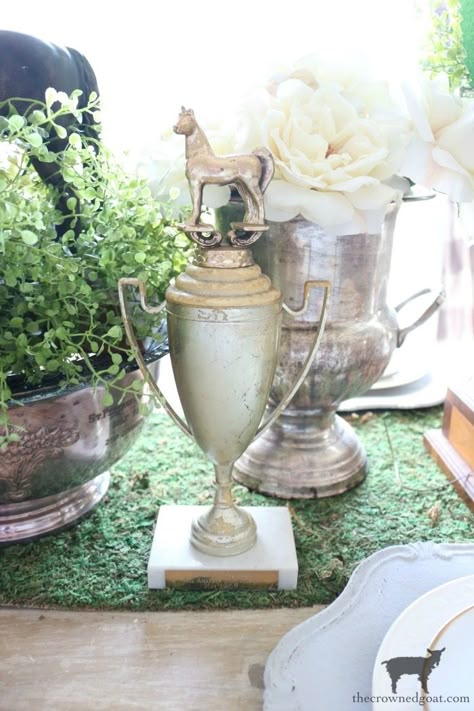 Kentucky Derby Tablescape – Kentucky Derby Tablescape, Kentucky Derby Centerpieces, Kentucky Derby Decor, Kentucky Derby Decorations, Kentucky Derby Themed Party, Derby Party Decorations, Vintage Trophy, Kentucky Derby Style, Derby Ideas