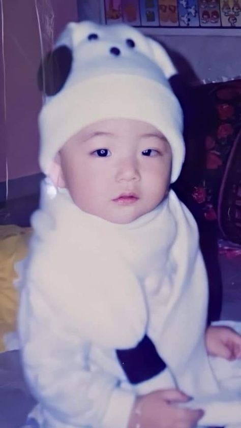 Jeonghan Baby Pic, Baby Seventeen, Childhood Pictures, Make My Day, Seventeen Debut, Foto Baby, Seventeen Album, House On The Rock, Childhood Photos