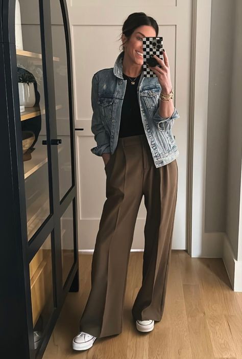 2025 Casual Outfits, Outfits With Long Pants, Outfit Inspo 2024 Fall, Wide Leg Pants And Vest Outfit, Wide Leg And Sneakers, Wide Pants With Sneakers, Wide Leg Casual Pants Outfit, Wide Leg Pants And Crop Top Outfit, Wide Leg Trouser Outfit Ideas Women