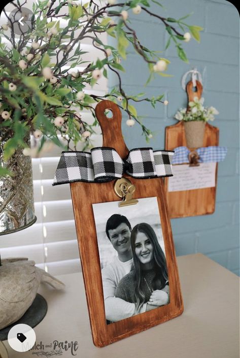 Glowforge Christmas, Board Crafts, Easter Crafts For Adults, Picture Hanger, Plaid Decor, Dollar Store Christmas, Diy Dollar Tree Decor, Dollar Tree Decor, Dollar Tree Diy Crafts