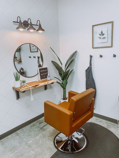 Unique Salon Stations, Hair Salon Booths, 2 Chair Salon Ideas, Single Chair Hair Salon, Small Salon Station, Hair Salon Booth Ideas, Beauty Decor, Home Salon Inspiration, Hair Salon Booth Decor