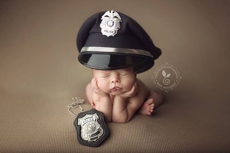 This would be so amazing to do with our baby since my husband's a cop <3 to cute! Police Baby Pictures, Police Pictures, Newborn Police, Police Officer Baby, Police Photo, Police Baby, Baby Boy Newborn Pictures, Police Hat, Baby Snow