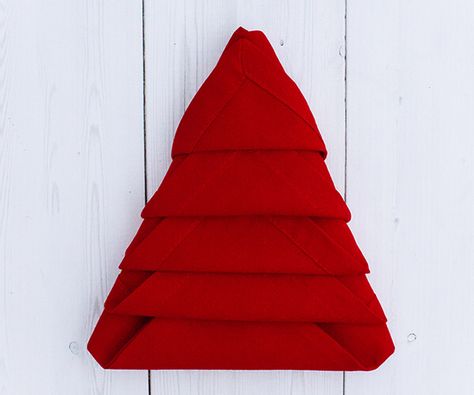 Bright Bazaar Shows Us How to Throw an Epic Holiday Party on a Budget - Walmart.com Christmas Napkin Folding Tutorials, Party Table Food, Folded Napkins, Christmas Tree Napkin Fold, Folding Napkins, Christmas Napkin Folding, Traditional Christmas Dinner, Tree Napkin, Creative Napkins