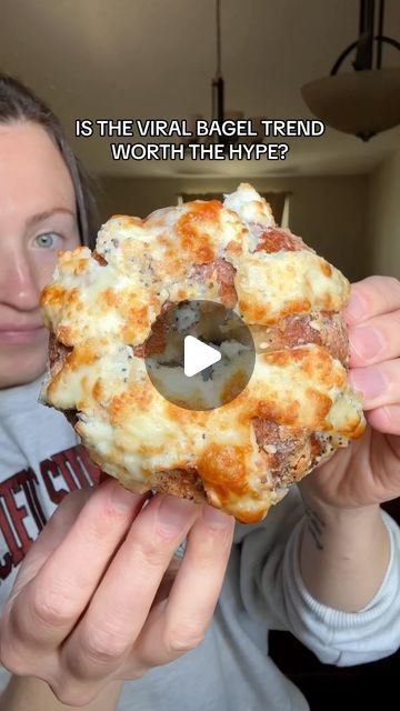 Morgan Chomps | have you seen the viral bagel trend? 🥯   #bagels #creamcheese #stuffedbagel #garlicbread #cheesy #cheesebread #everythingbagel #viralf... | Instagram Breakfast Sandwich On Bagel, Freezer Bagel Breakfast Sandwiches, Bagel Sandwiches Ideas, Savory Bagel Toppings, Things To Make With Bagels, What To Do With Bagels, Leftover Bagel Recipes, Turkey Bagel Sandwich, Easy Bagel Breakfast Ideas