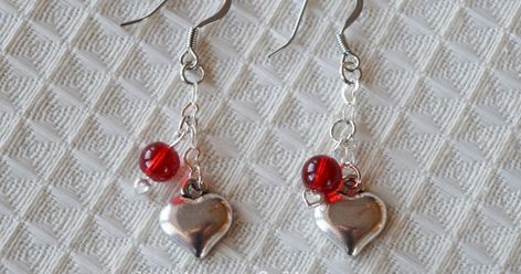 Diy Mom, Heart Eye, Valentines Bracelets, Bracelet And Earring Set, Valentines For Mom, Chain Heart, Valentines Earrings, Heart Chain, Eye Pins