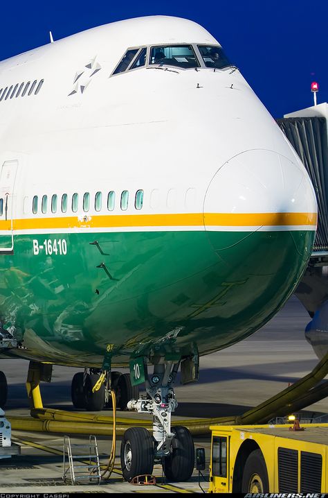 EVA Air Boeing 747-45E B-16410 at Shanghai-Pudong International, July 2016. (Photo: Casspi) Air Graphic, 747 Airplane, Boeing 747 400, Eva Air, Jumbo Jet, Passenger Aircraft, Amazon River, Corporate Identity Design, Air Cargo