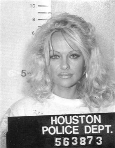 Celebrity mugshots - Gallery                                                                                                                                                                                 More Celebrity Mugshots Vintage, Famous People Mugshots, Celeb Mugshots Aesthetic, Celebrity Mug Shots, Famous Mugshots Celebrities, Celebrity Mug Shots Black And White, Black And White Mugshots, Celebrity Mugshots 2000s, Rockstar Mugshots