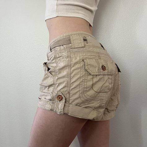 The cutest y2k vintage super low rise cargo short... - Depop Short Cargo Pants, Low Waist Shorts Outfit Aesthetic, Low Rise Shorts Outfits Summer, Low Waist Cargo Shorts, Y2k Low Rise Shorts, Lowrise Shorts, Aesthetic 00s, Grunge Y2k, Swim Shorts Women