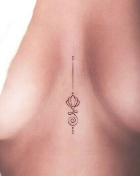 Unalome Tattoo, Muster Tattoos, Tasteful Tattoos, Tattoo Simple, Simple Cross, Tattoo Girls, Sternum Tattoo, Small Hand Tattoos, Discreet Tattoos