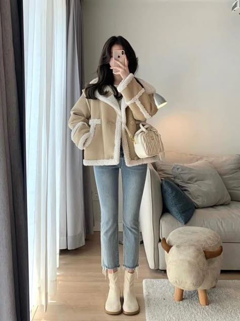 Winter Fashion Outfits Asian, Korean Street Fashion Winter Seoul, Korean Fall Aesthetic, 2023 Korean Fashion Trends, Cold Korean Outfits, Cute Korean Winter Outfits, Fall Winter Outfits 2023 2024 Trends, Winter Outfits Korean Street Style, Winter Outfits 2024 Trends