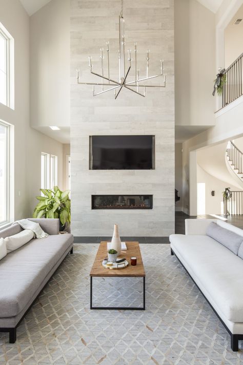 Tall Ceiling Living Room, Modern Fireplace Ideas Living Rooms, Hill Homes, Fireplace Modern Design, Contemporary Fireplace Designs, Tall Fireplace, High Ceiling Living Room, Living Room Decor Fireplace, Contemporary Fireplace