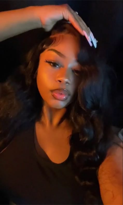 Brown Lip Liner Makeup Looks, Fine Brownskin Girl, Lip Liner Black Women, Light Skin Lip Combo, Lip Gloss Black Women, Lip Liner And Gloss Combo Light Skin, Pretty Baddies Instagram, Instagram Baddies Videos, Dark Lip Liner And Gloss