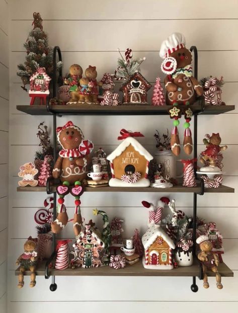 Gingerbread Kitchen Decorating Ideas, Gingerbread Themed Christmas Decor, Gingerbread Kitchen, Gingerbread Theme, Gingerbread Christmas Tree, Gingerbread Ideas, Aesthetic Holiday, Tray Decor Christmas, Gingerbread Decor