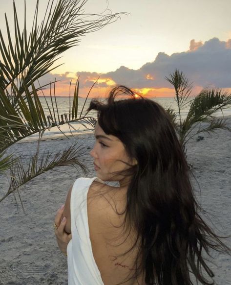 Myself Picture, Silent Place, Amanda Khamkaew, Kendall Jenner Video, Pinterest Style, Mermaid Aesthetic, Clothes Girl, Sunset Sea, Beautiful Curly Hair