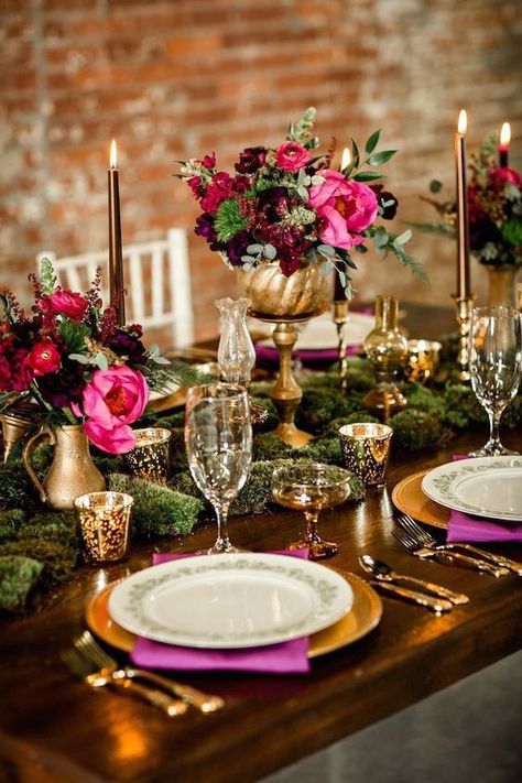 Sophisticated Autumn Elegance #weddinginspiration #weddingideas #eventdesign Jewel Tone Wedding Theme, Jewel Tone Wedding Flowers, Flowers And Candles, Tafel Decor, Jewel Tone Wedding, Beautiful Table Settings, Wedding Table Decorations, Set The Table, Wedding Table Settings